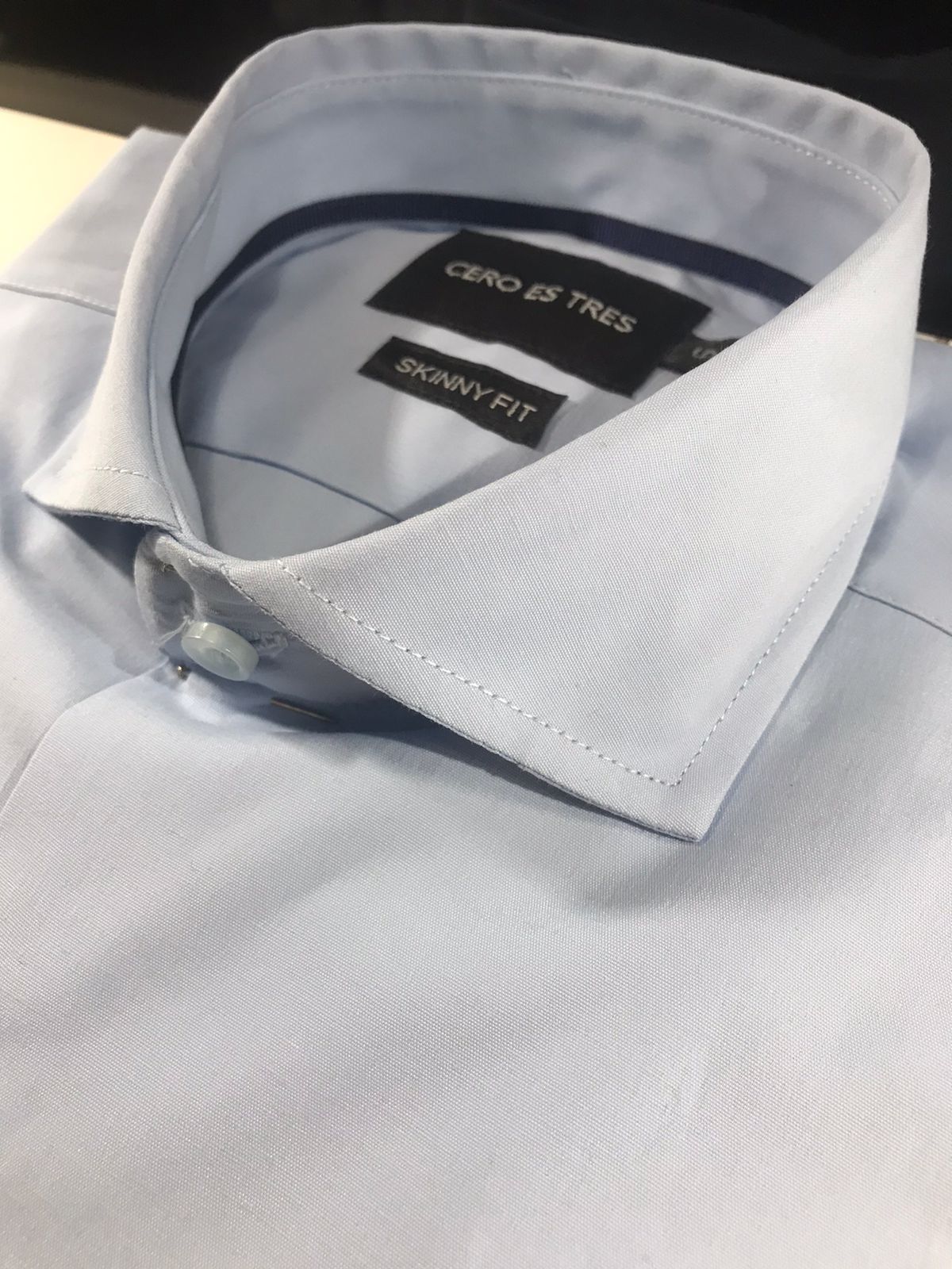 CAMISA SKINNY SUPER PREMIUM CELESTE